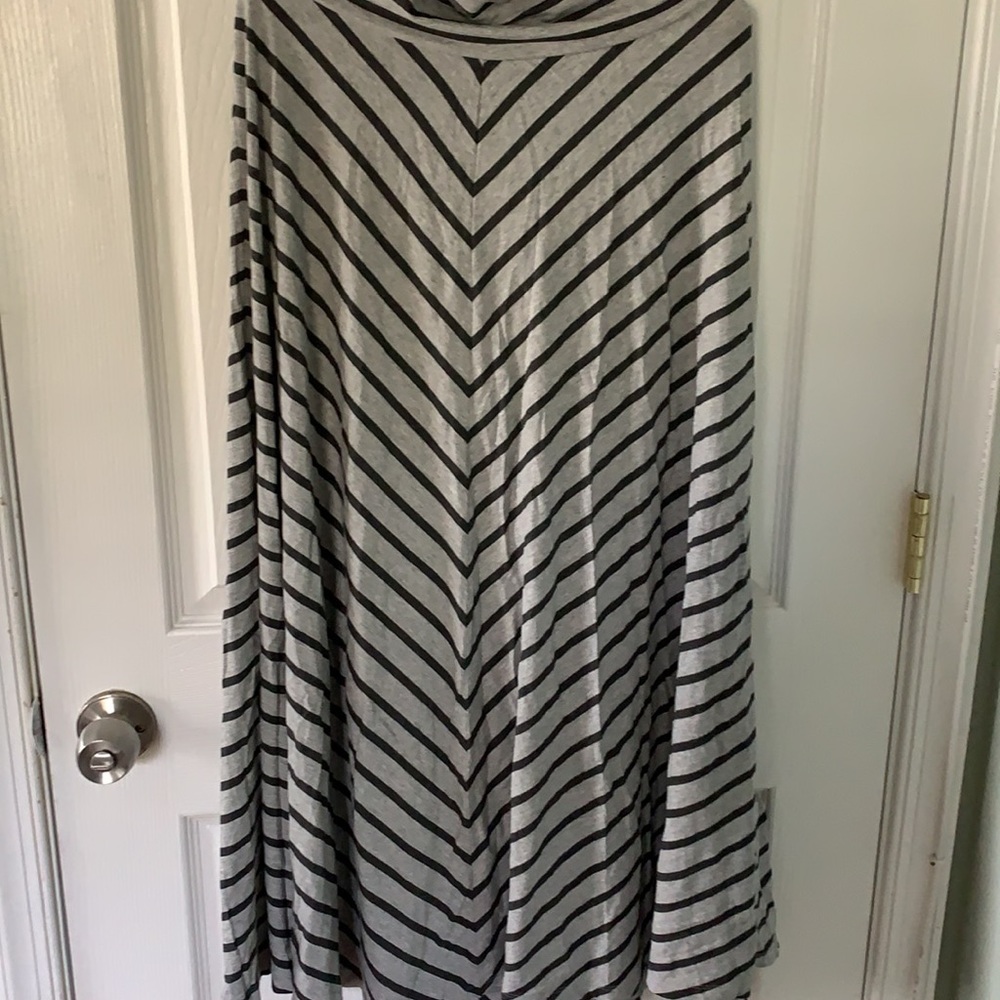 Long GAP stretch striped grey skirt